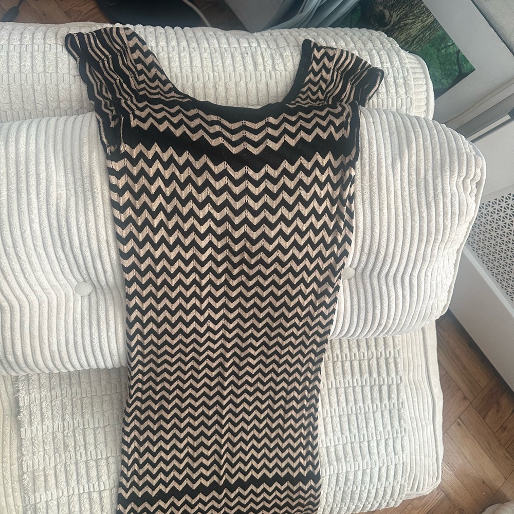 Black and Beige Zigzag Knit Women's Top